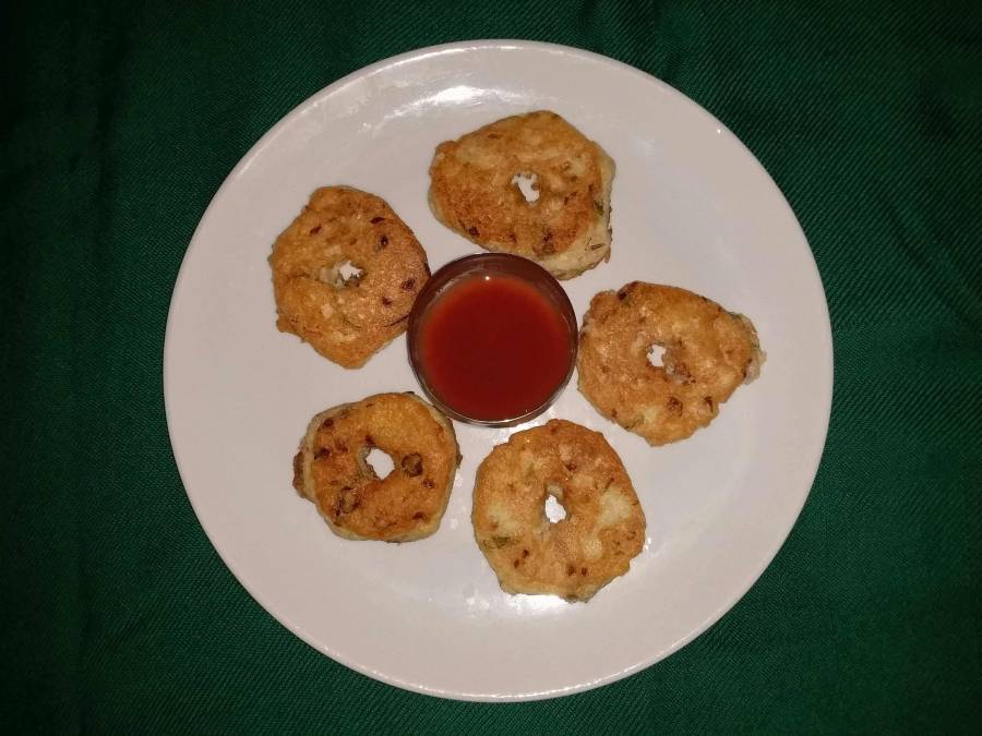  ti
The Recipe of Medu Vada can be easily prepared at home.
