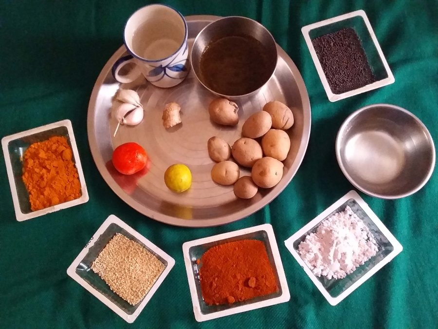 The ingredients for preparation of Chatpata Aloo.