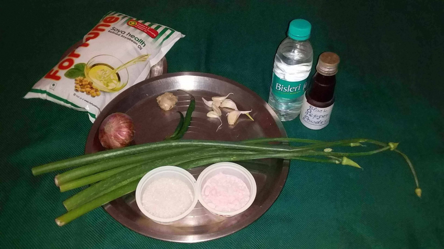 Other ingredients needed for Veg Manchurian Recipe.