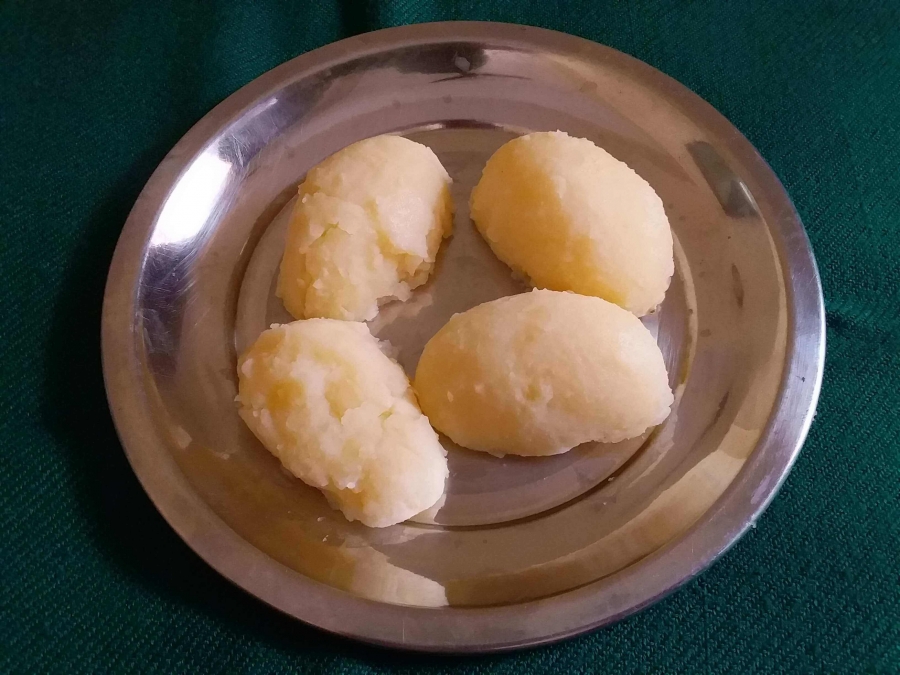 Boiled dry potatoes used in Recipe for Sabudana Vada.