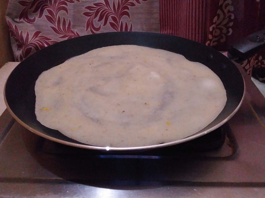 Dosa being made.