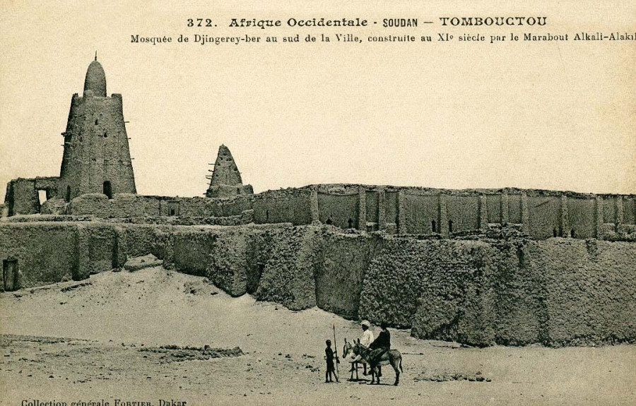 Djinguereber Mosque in Timbuktu, Mali (between 1905 and 1906).
