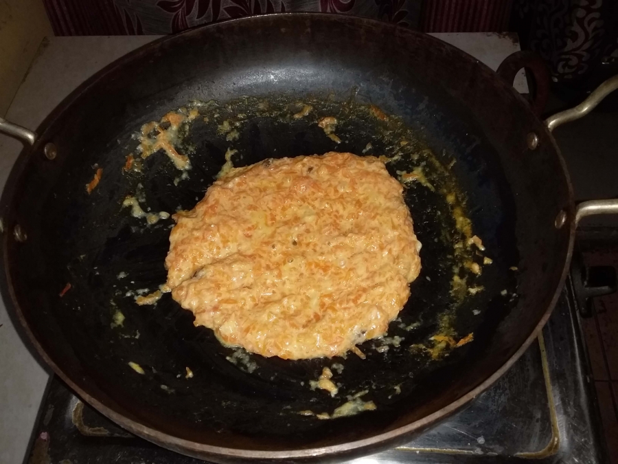 Condensing stage of Gajar ka Halwa.