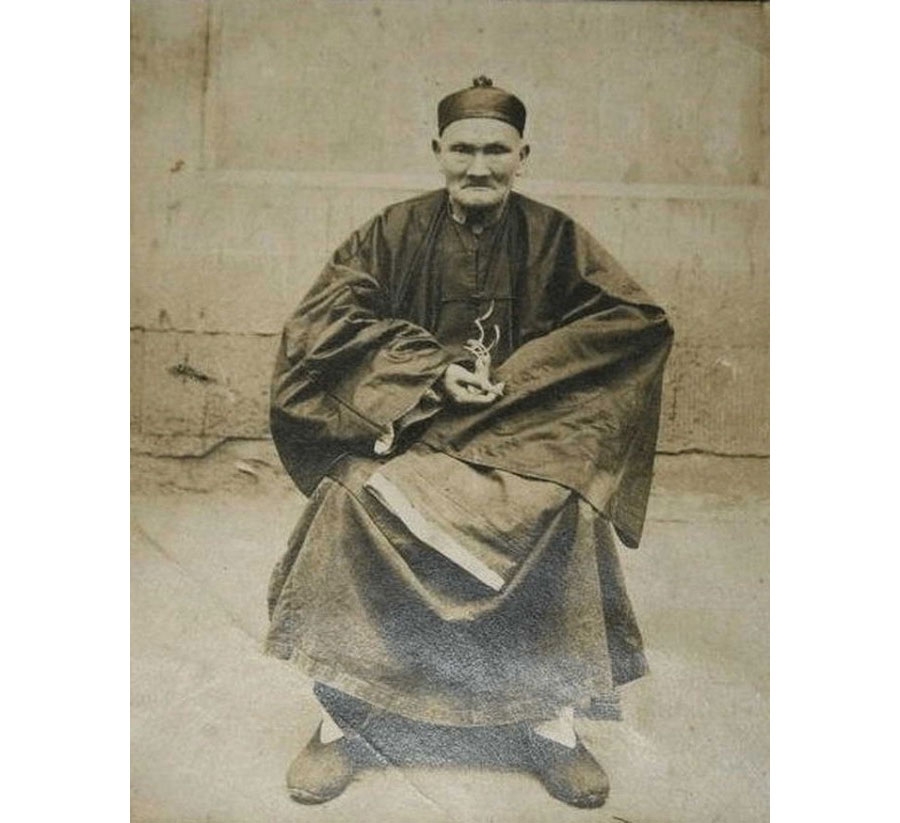 Li chingYuen, a Chinese Qigong practitioner, who died on 6 May,1933, was allegedly 256 years old