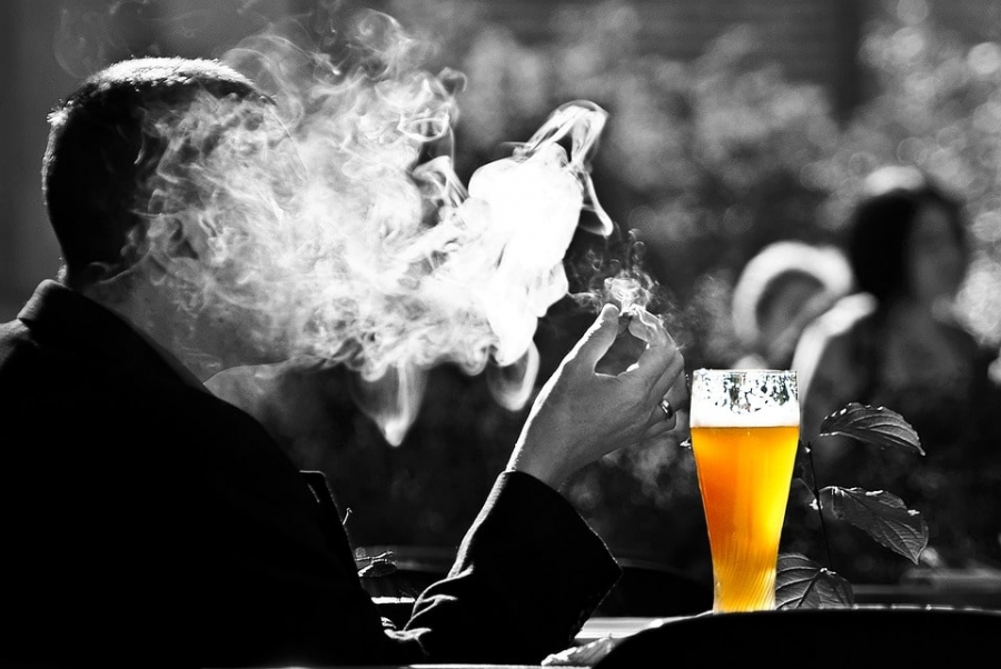 People who smoke & drink heavily are at high risk of developing Cancer.