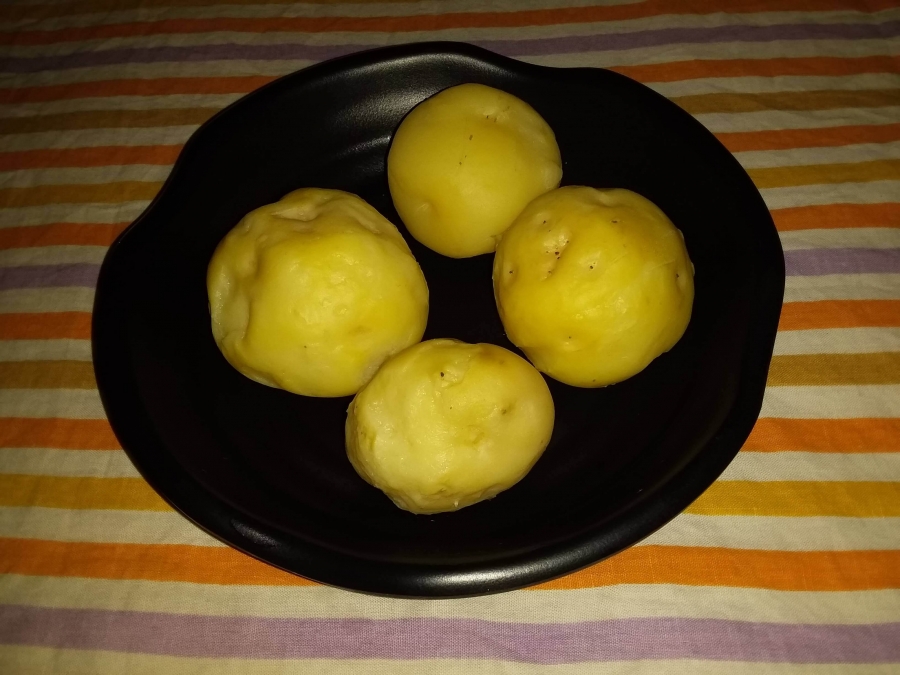 Boiled Potatoes used in Recipe for Aloo Tikki.