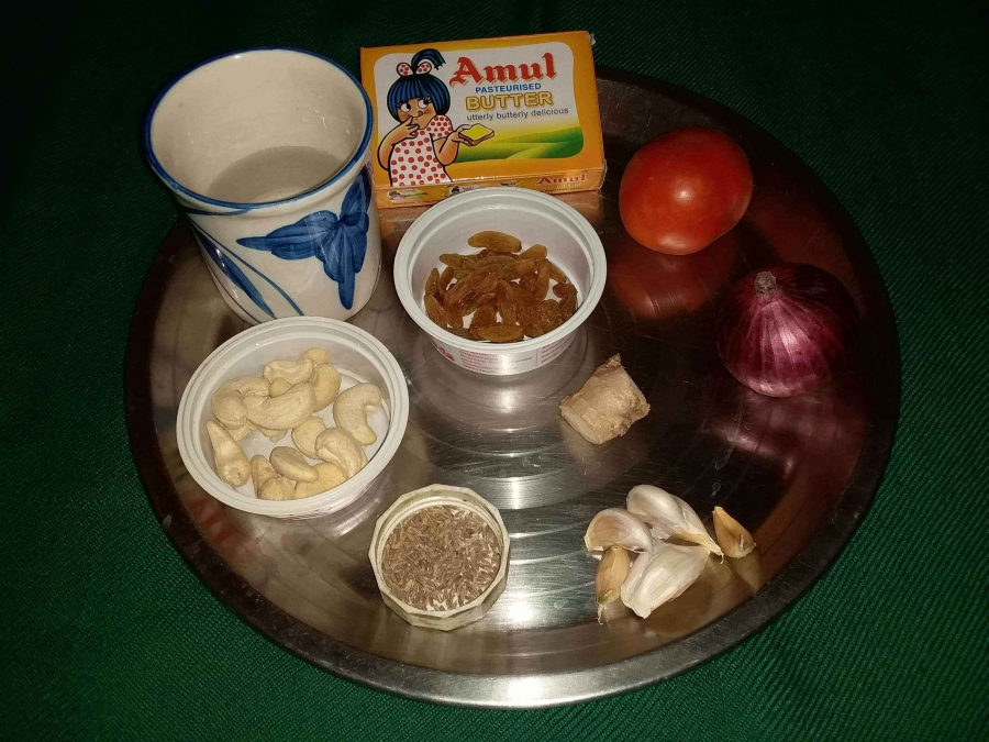 Ingredients for making paste in Matar Paneer Recipe.