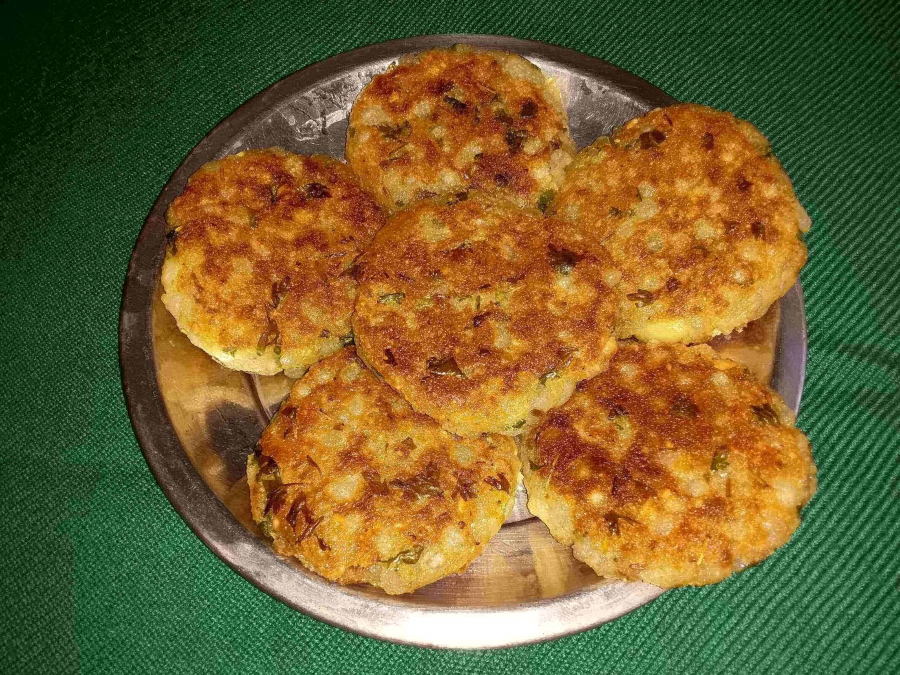 Sabudana Vada - Final dish prepared by using  Sabudana Vada Recipe.