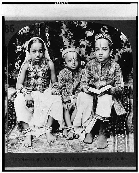 1922 photo of Hindu children of high caste, Bombay. The caste profiling by British weakened Indian society.