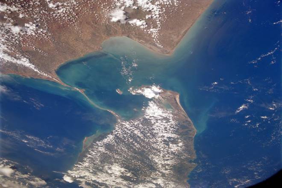 Ram Setu (Adams Bridge) connects India to Sri Lanka